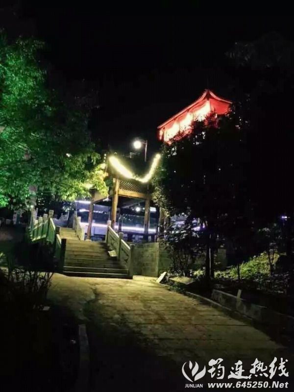 58525