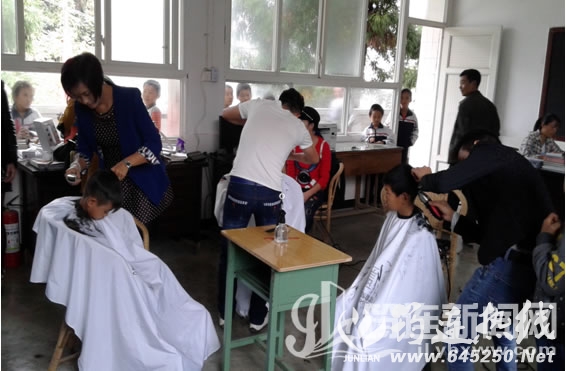 xinhua_sc_yibin201510121114092140009.jpg