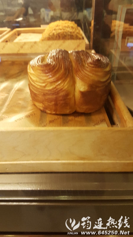 118350